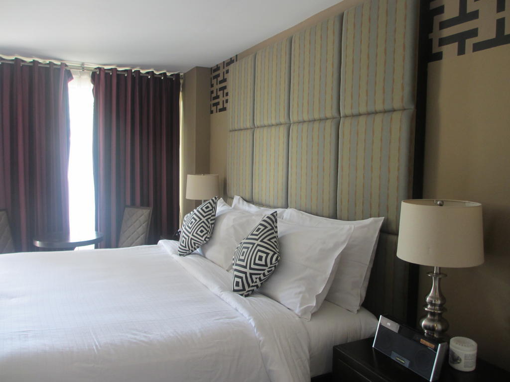 The Theodore Hotel تاجيتاي الغرفة الصورة