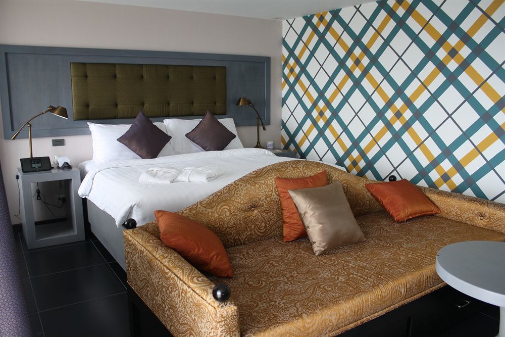 The Theodore Hotel تاجيتاي المظهر الخارجي الصورة