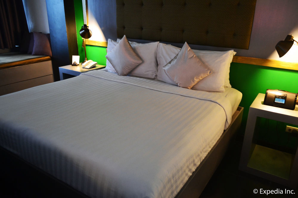 The Theodore Hotel تاجيتاي المظهر الخارجي الصورة