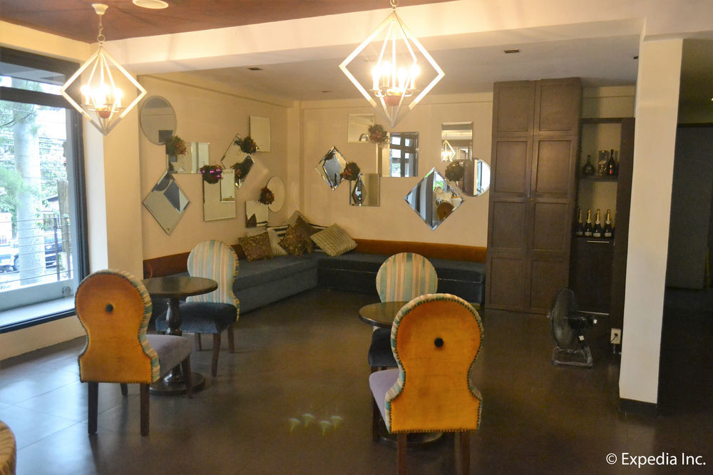 The Theodore Hotel تاجيتاي المظهر الخارجي الصورة