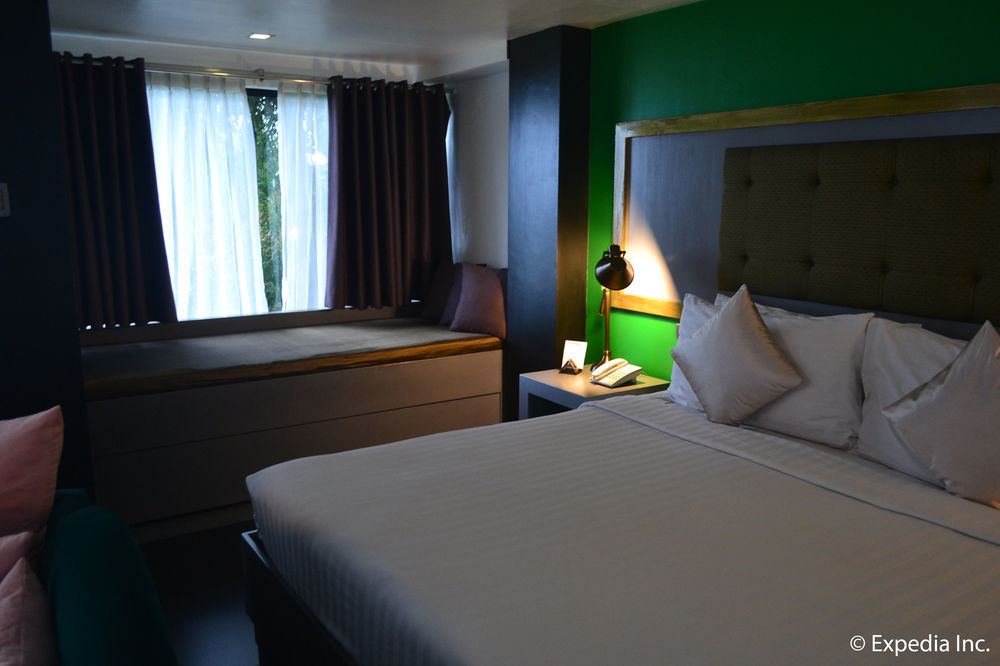 The Theodore Hotel تاجيتاي المظهر الخارجي الصورة